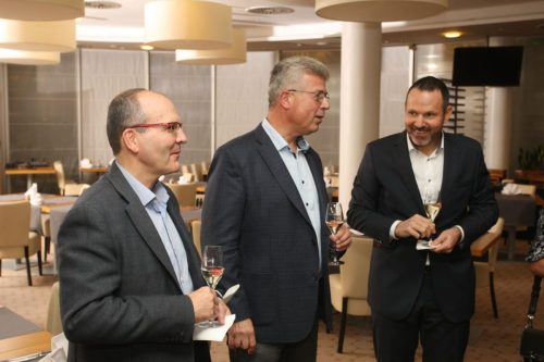 0DE01BB8-D312-4982-95B6-21C9FCD74A2D