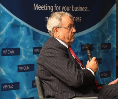 15E203E9-F524-4D3C-AF3A-0E951F7EF552