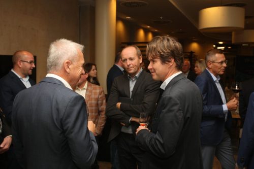 3A99F71F-4BDA-4B51-AA64-DEE326E6F1E8