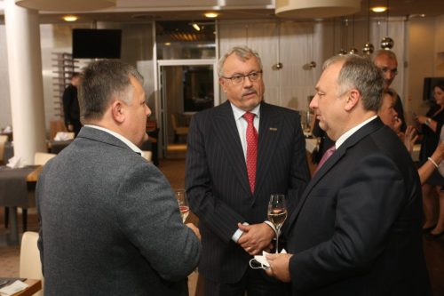 4A199DF3-3923-448D-852F-EBB81944939B