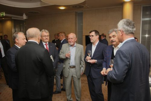 55496A6B-1256-41BB-B8FF-1C83FB7433F0