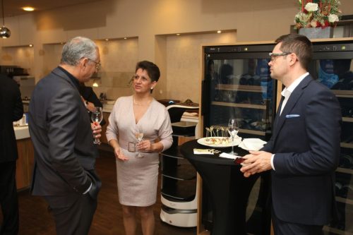 70979EE1-EA0F-43BA-8D4A-7335A26AA408