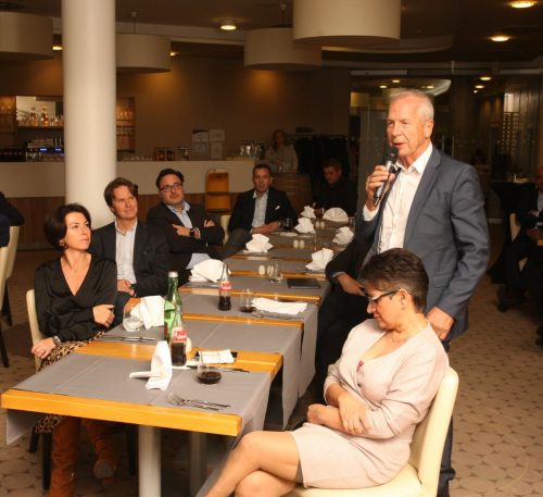 E4781F9F-8374-40BB-BB1D-4F33BAAFDB1D