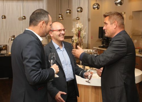 E72869F2-1019-4F32-A47C-FEEBD13F211B