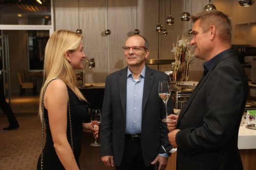 FEFA02B4-B217-48F8-B685-D24128949765