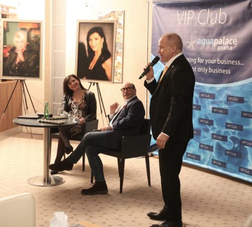 17BDC550-75B8-4CDB-A889-D5B1F35F66F4