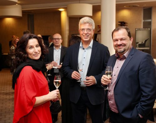 18475439-4BB8-4242-87C8-9B538F395081