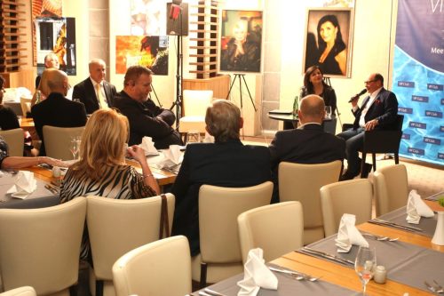 3B00B684-5B2D-48B4-8FD6-9DA0ABE46606