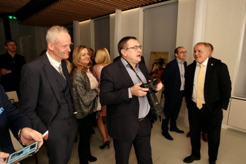 45DC69E8-A920-4A3F-B066-5D886B98994D