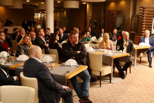 81A7FD5B-E41B-4E0A-BB2A-31269E82BDB3