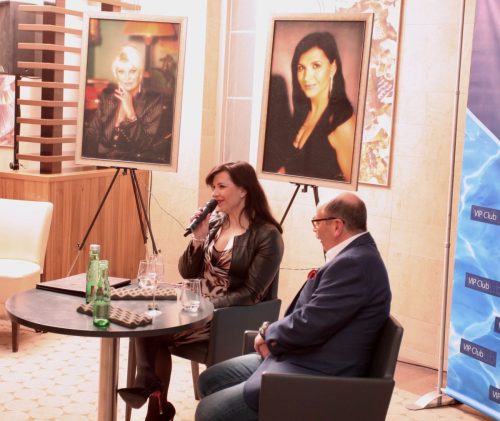 8EBF3A61-5366-4CE0-B8D8-C8B77275F280