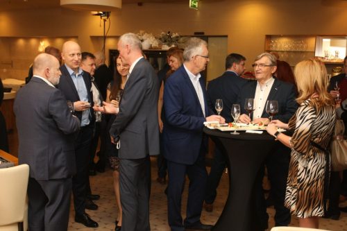 9988D13F-4EE1-433E-A55E-4A0E3609DF81