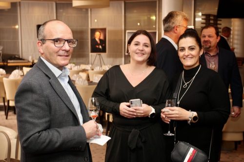 AEDA41B0-D2F9-46F8-AA88-F7C0B416C01A