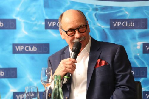 BA76FF1B-BD0B-43D2-AF4B-B8915F35C025