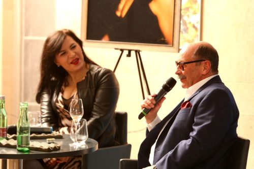 FF980343-5031-41E7-886D-5C0F8B1C7973