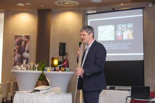 AQPC 04 2016-0088-FHD-nocrop