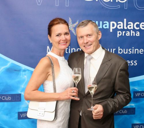 107F16E7-3870-467E-A8F2-32C9C60F3510