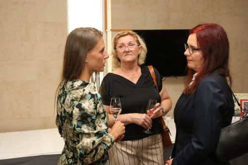 1643922E-76E6-411C-82B9-9738CF539B9A