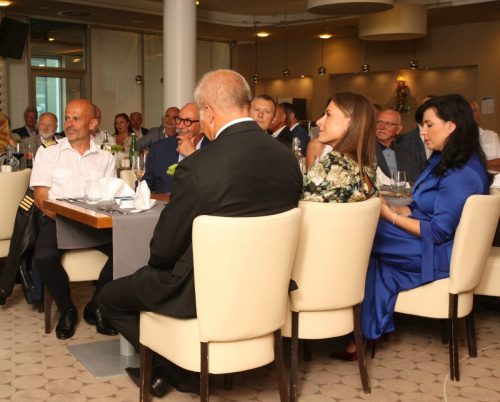 1F1E2BD2-19E1-430D-80EF-EE5421F4F509