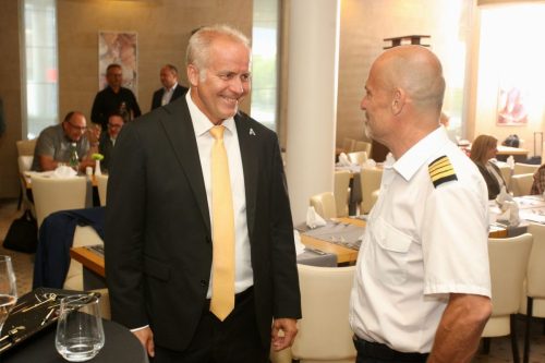 69CADE37-D05F-4746-BFA8-925C4EF971CA