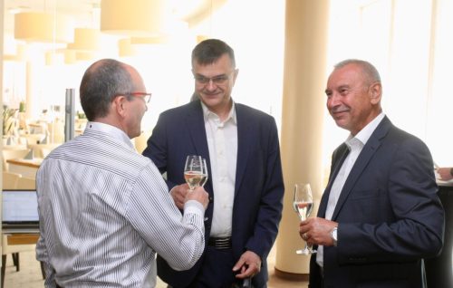 7C477FDD-B0FD-47D2-BD91-AC9CA7F3EECE