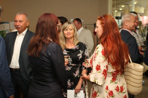 8EFBE4B6-FB1B-49AC-A297-B9CA11E98899