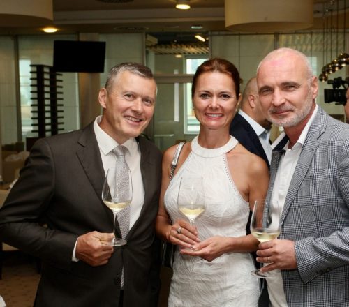 B3589E08-7600-4FE0-956F-8317770B1DFC