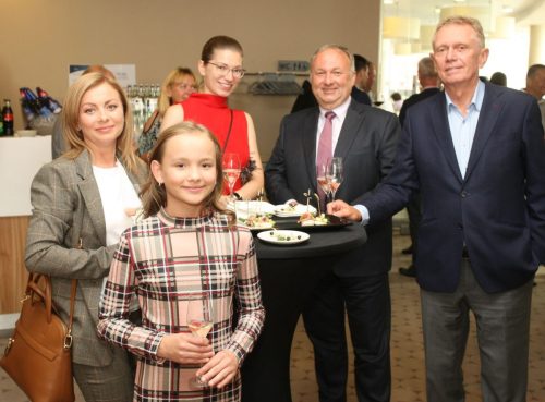 BEFF3529-F24C-4E25-A31A-4B31D8F1B53D