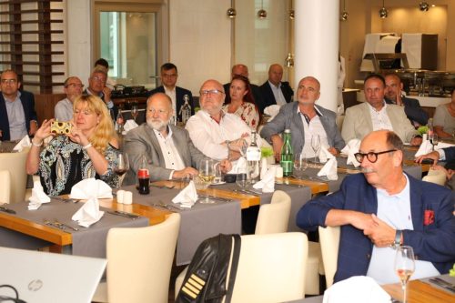 C00B3EB2-BEF5-402A-A319-777EABFF967B