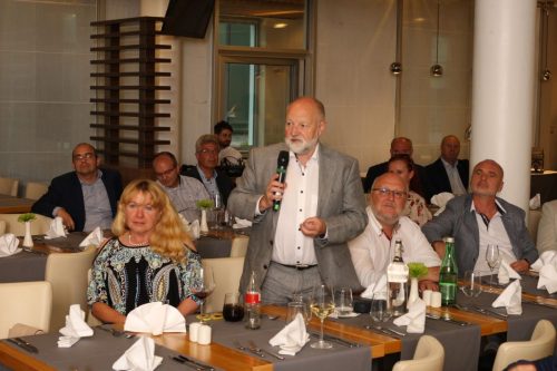 CCAC16C8-1F3D-4D89-98A5-80986FD94942