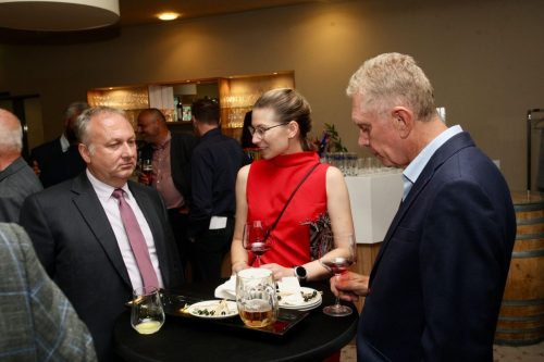 FCD80531-F4A4-451B-8509-FA5BB9E6637B