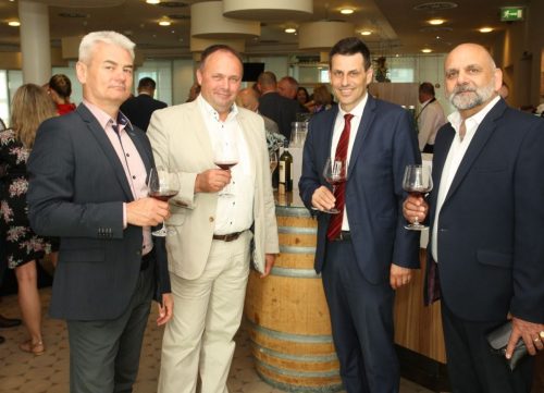 FE99A486-4BE0-497B-AEEE-B47452390F59