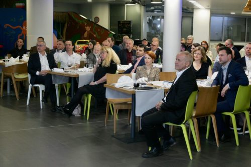 097AABF8-6E25-499C-834E-88BD3E8F4E3E