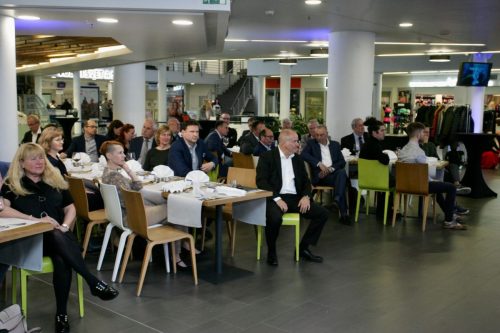 3B2564FE-46B4-44EF-901B-86185873BE68