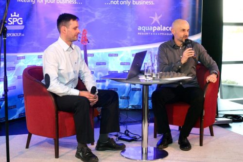 3CCE39B8-267D-4555-A641-79583E1AA39B