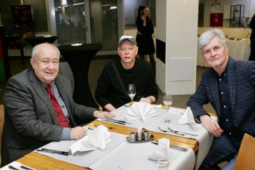 57ADA2E6-DD3A-4C48-81F1-6C63A84CD618