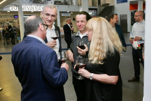 59DB097F-0B49-4CB9-9A42-45BD4A739DC6