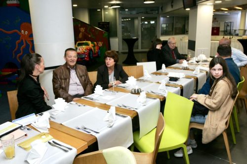 5DBFB0AA-7774-47D9-B50D-20D452C28256