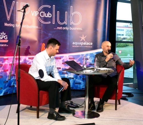 6A95CA2D-C5A9-4A51-A7C7-CD685CB4C903