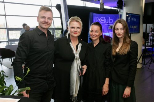 740989C0-9515-4B67-AD0B-1921535158C9