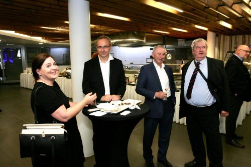 767F4FF0-EA59-4AFA-9472-B67199F12057