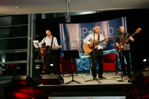 91FF5A84-D83C-4C9D-8E66-D28CE351A70F