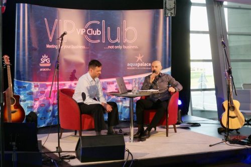 A8CE170B-F2D8-4DF9-9493-E05925B6715A