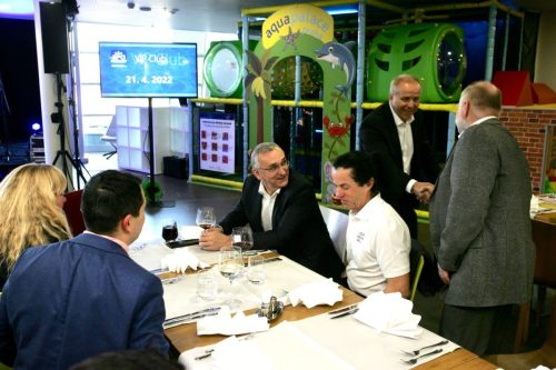 E2CA5528-AF7D-4ECE-84B8-B983BC2D407D