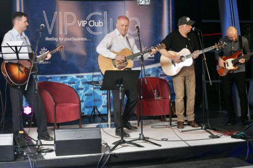 F1B064C7-B0E0-4DD2-8EAE-89DFAD004A84