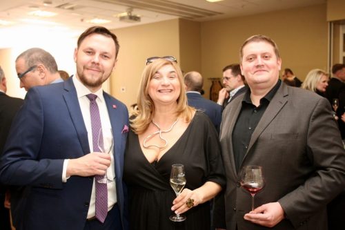 14F00FA0-B644-45C9-A1BE-B0B659BF162D