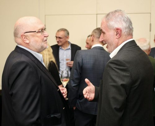 167B32F2-71E7-41A6-B76C-261B71A9C0ED