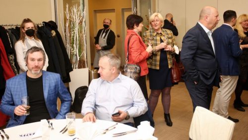 268EC2F8-BBA6-496E-BD28-DA37186AEC47