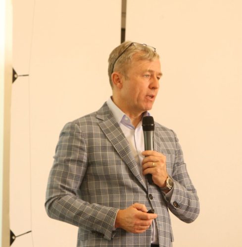 326B043B-0B74-4A8D-B1DF-BA32118CAF59