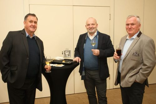 48713D27-1DF0-4A46-949D-A546CC14AFC1